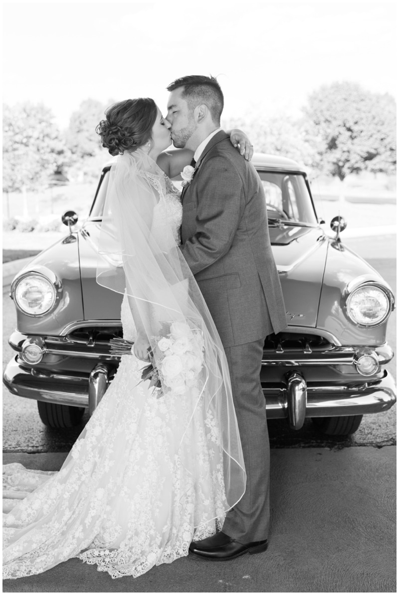 Timeless fall wedding at the Oasis Golf Club in Loveland Ohio by Madeline Jane Photography